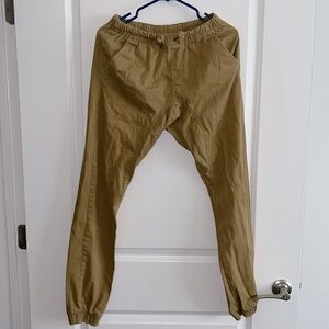 WT02 Tan cargo pants